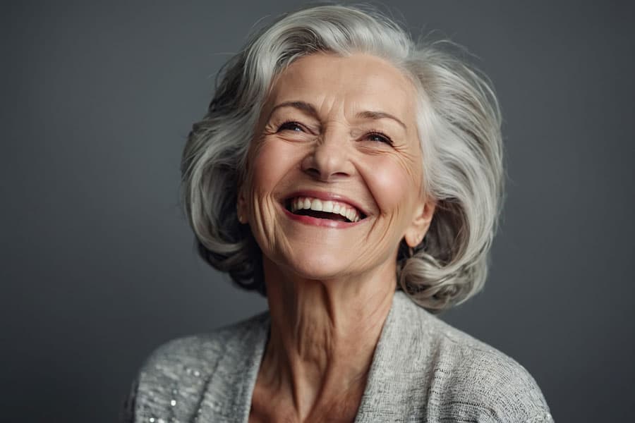 Recupera tu sonrisa con implantes dentales en Oleiros